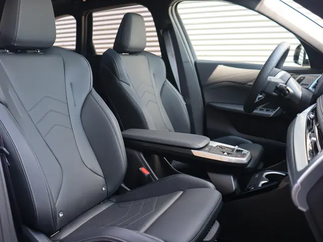 BMW iX1 eDrive20 2025 Elektrisch 8