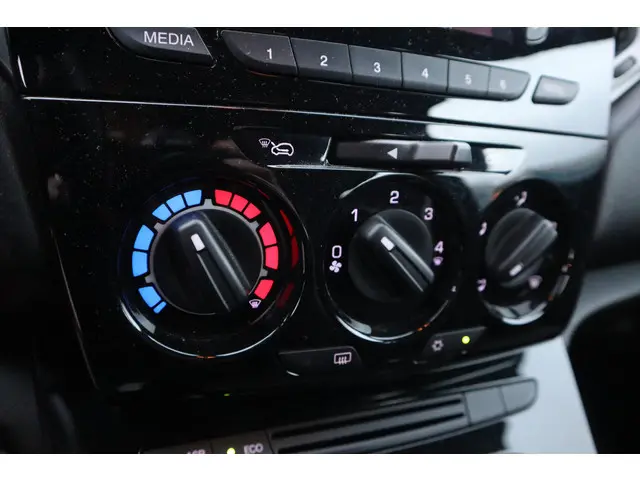 Lancia Ypsilon 0.9 TwinAir ELEFANTINO PLUS 2015 Benzine 17