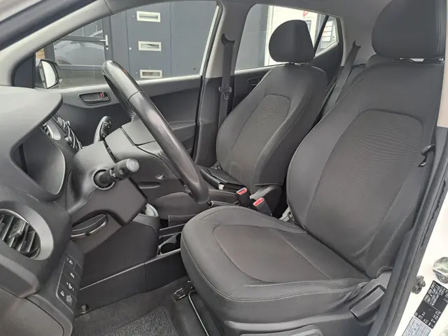 Hyundai i10 1.0i i-Motion 2015 Benzine 17