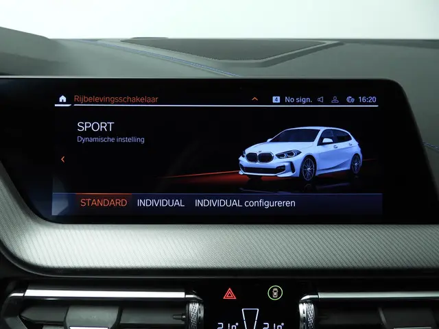 BMW 1 Serie 5-Deurs 118i 2022 Benzine 33