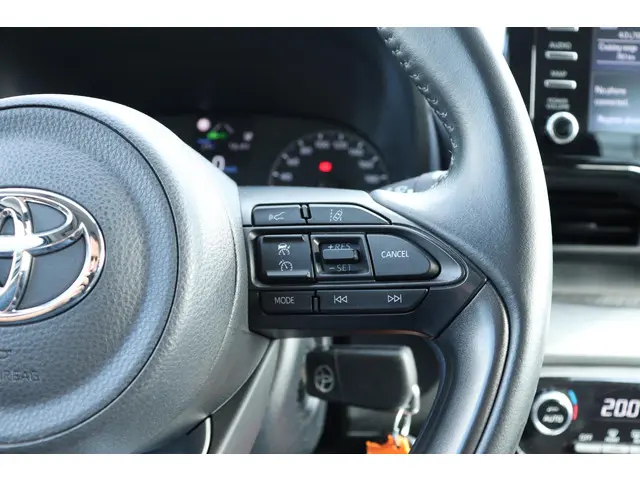 Toyota Yaris 1.5 Hybrid Active 2022 Hybride Benzine 17