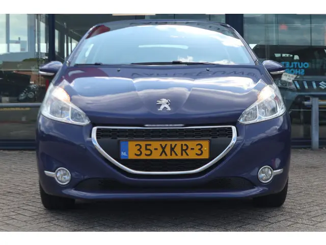 Peugeot 208 1.6 e-HDi Active 2012 Diesel 11