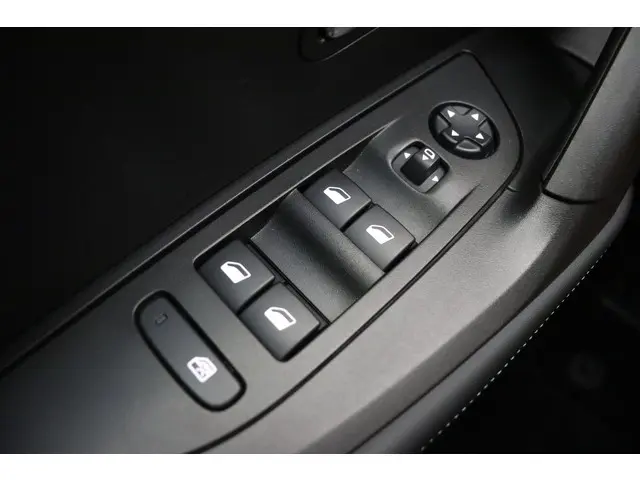 Peugeot e-2008 EV Allure 50 kWh 2022 Elektrisch 17