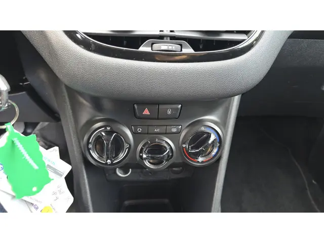 Peugeot 208 1.2 VTi Blue Lease 2012 Benzine 28