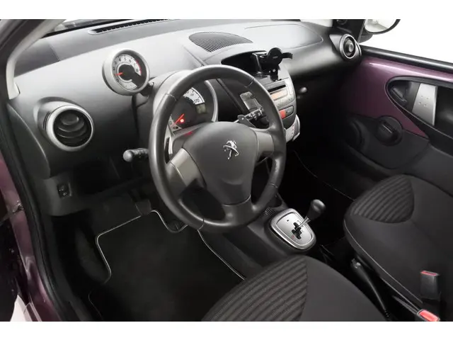 Peugeot 107 1.0 Automaat Active Premium 2014 Benzine 11