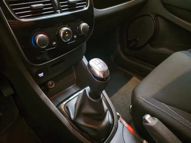 Renault Clio Estate 0.9 TCe Limited 2020 Benzine 22