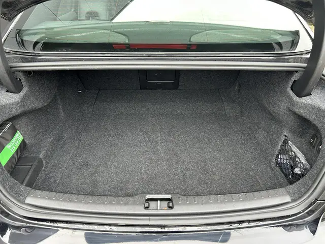 Volvo S60 2.0 B4 R-Design 2021 Benzine 20