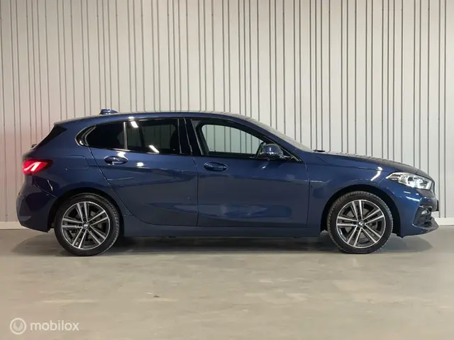 BMW 1 Serie 118i Essential Executive 2021 Benzine 3