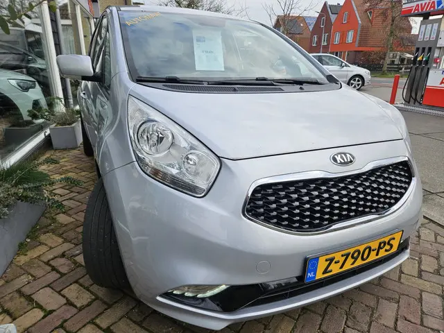 Kia Venga 1.6 CVVT DynamicPLusLine automaat 2016 Benzine 8