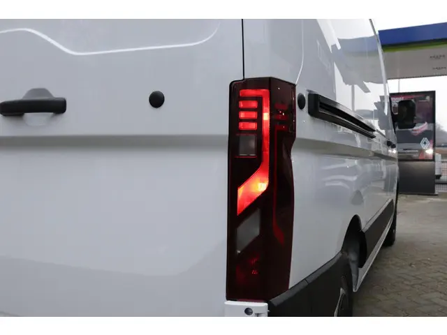 Renault Master T35 2.0 dCi 150 L2H2 Advance 2024 Diesel 40