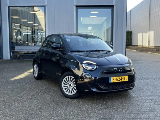 Fiat 500 42 kWh 2023 Elektrisch 43