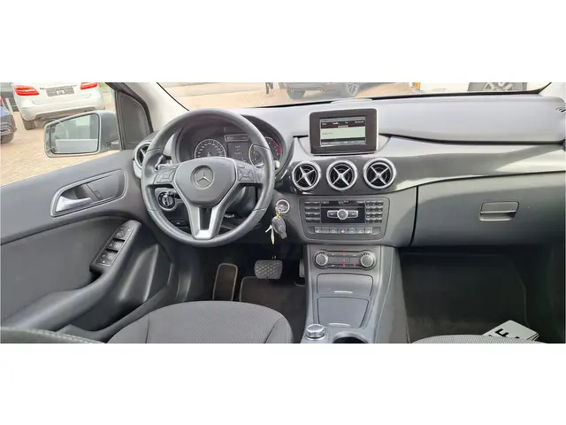 Mercedes-Benz B-Klasse 180 Prestige 2014 Benzine 10