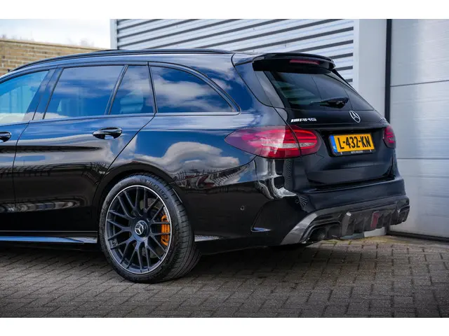 Mercedes-Benz C-Klasse Estate AMG 63 S 2015 Benzine 35