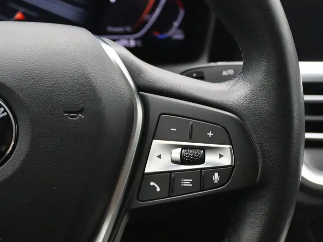 BMW 3 Serie Sedan 320d xDrive 2021 Diesel 17