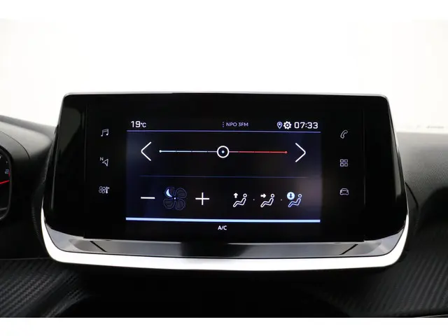 Peugeot 2008 1.2 PureTech Active 2021 Benzine 21