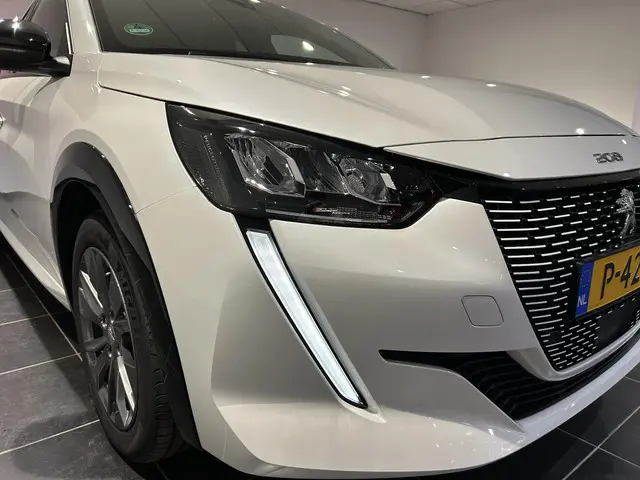 Peugeot e-208 EV Allure Pack 50 kWh 2022 Elektrisch 25