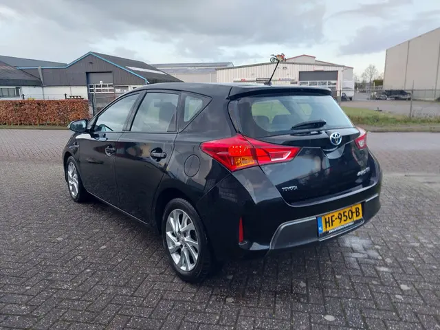 Toyota Auris 1.8 Hybrid Aspiration 2015 Hybride Benzine 2
