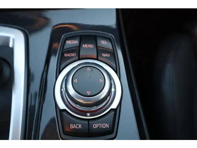 BMW 5 Serie 520i EXECUTIVE 2013 Benzine 23