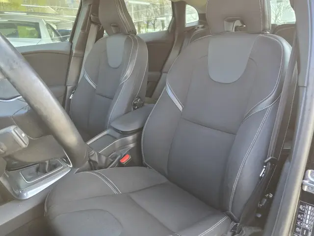 Volvo V40 2.0 D2 Momentum Business 2015 Diesel 4