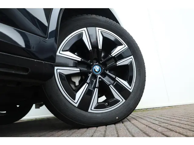 BMW iX3 Executive 80 kWh 2024 Elektrisch 11