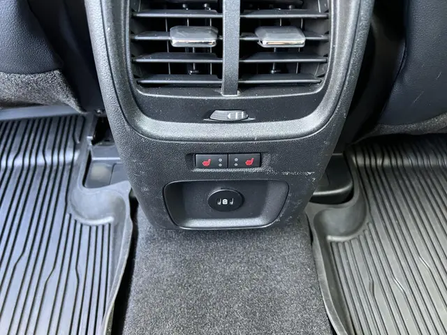 Ford Kuga 2.5 PHEV Titanium 2022 Hybride Benzine 34