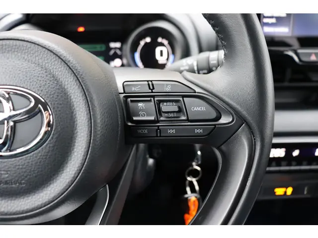 Toyota Yaris 1.5 Hybrid Dynamic 2023 Hybride Benzine 19