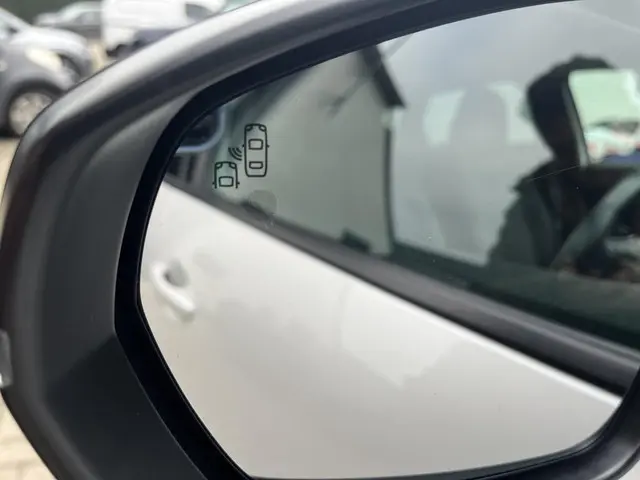 Peugeot 3008 1.2 Turbo 130 PK 2021 Benzine 42