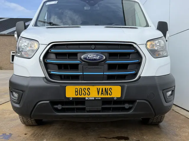 Ford E-Transit 68kWh 184PK 2023 Elektrisch 21