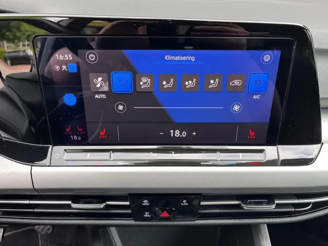 Volkswagen Golf 1.5 TSI Life 2020 Benzine 12