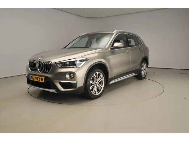 BMW X1 xDrive20i 2018 Benzine 44