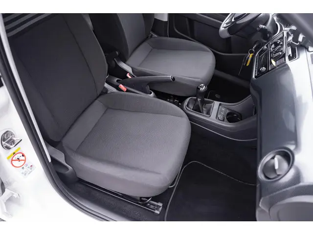 Volkswagen up! 1.0 BMT move up! 2019 Benzine 26