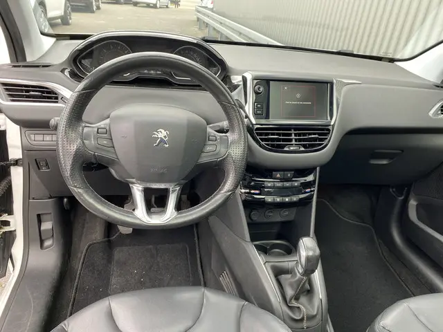 Peugeot 208 1.2 VTi Allure 2012 Benzine 4