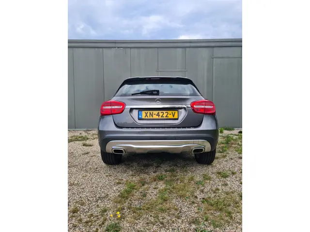 Mercedes-Benz GLA 180 Prestige 2015 Benzine 4