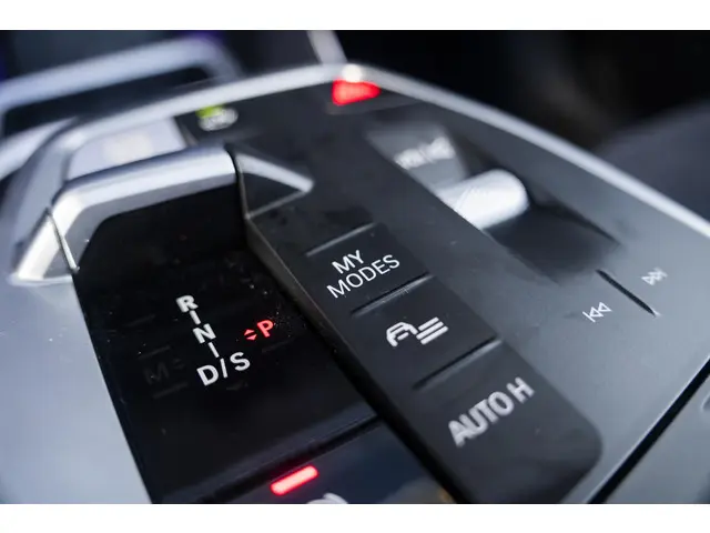 BMW X1 18i sDrive Aut. 2024 Benzine 13