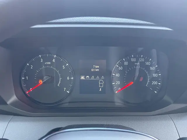 Renault Master T35 2.0 dCi 130 L2H2 Advance 2024 Diesel 4