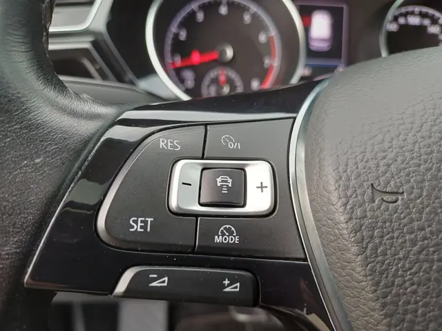 Volkswagen Touran 1.8 TSI Highline 2017 Benzine 51