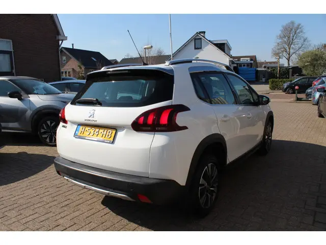 Peugeot 2008 1.2 PureTech Allure Carplay 2018 Benzine 6