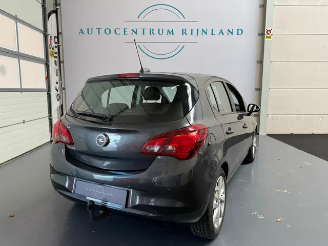 Opel Corsa 1.4 Online Edition 2017 Benzine 6