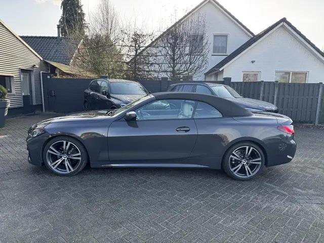 BMW 4 Serie Cabrio 420d High Executive 2022 Diesel 7