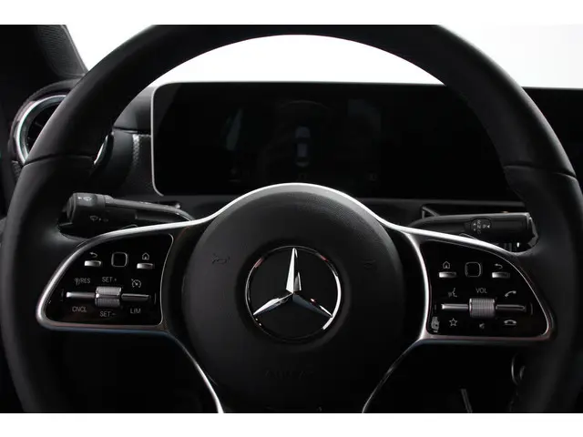 Mercedes-Benz CLA 200 Progressive 7-DCT 2021 Benzine 14