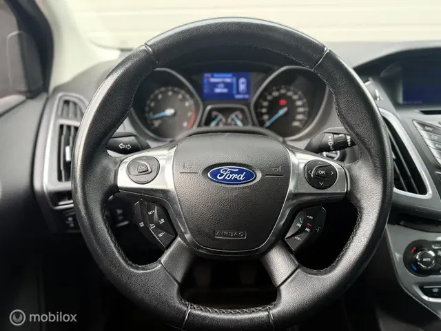 Ford Focus Wagon 1.6 EcoBoost Titanium 2012 Benzine 8