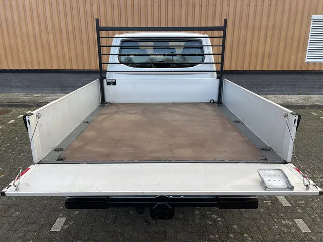 Volkswagen Transporter 2.0 TDI L2H1 DC 2017 Diesel 7