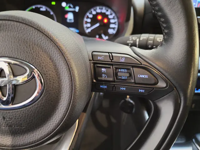 Toyota Yaris 1.5 Hybrid Active 2022 Hybride Benzine 16