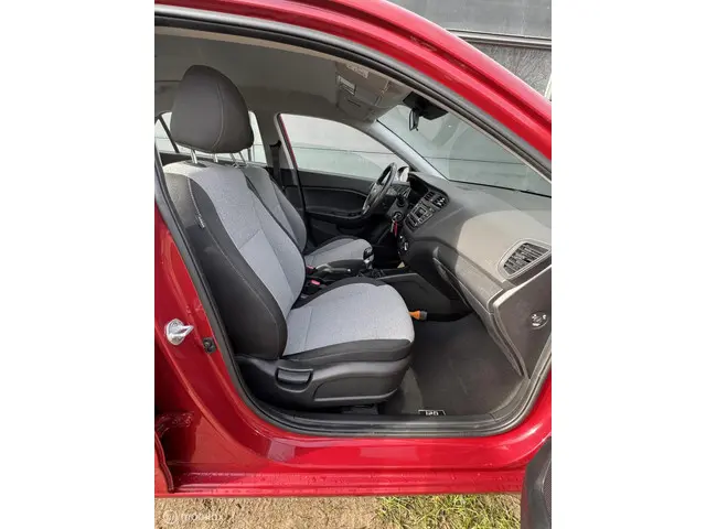 Hyundai i20 1.2 |Led| 2015 Benzine 12