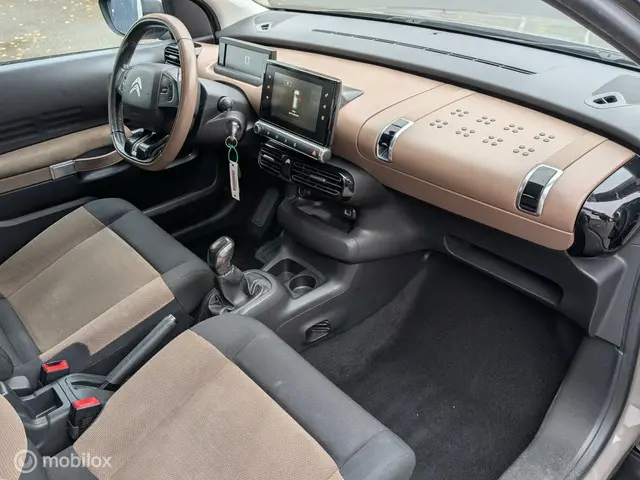 Citroën C4 Cactus 1.2 VTi Shine 2014 Benzine 11