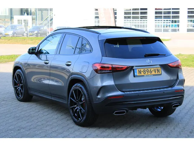 Mercedes-Benz GLA 180 AMG 2022 Benzine 11