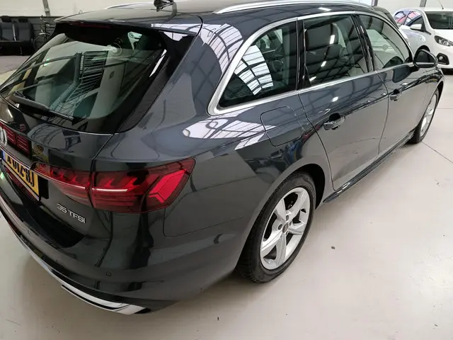 Audi A4 Avant 35 TFSI Advanced Edition 2023 Benzine 12