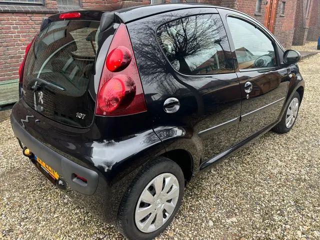 Peugeot 107 3