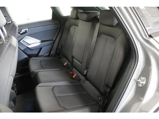 Audi Q3 35 TFSI Pro Line business 2020 Benzine 6