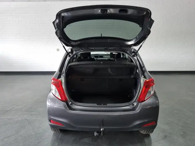 Toyota Yaris 1.3 VVT-i Style / Trekhaak / Airco 2013 Benzine 23